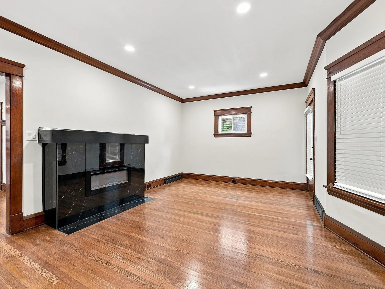 2 bed, 1100 sqft, $2,000 — Photo 4