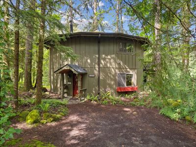 64658 E Sandy River Ln, Rhododendron, OR, 97049