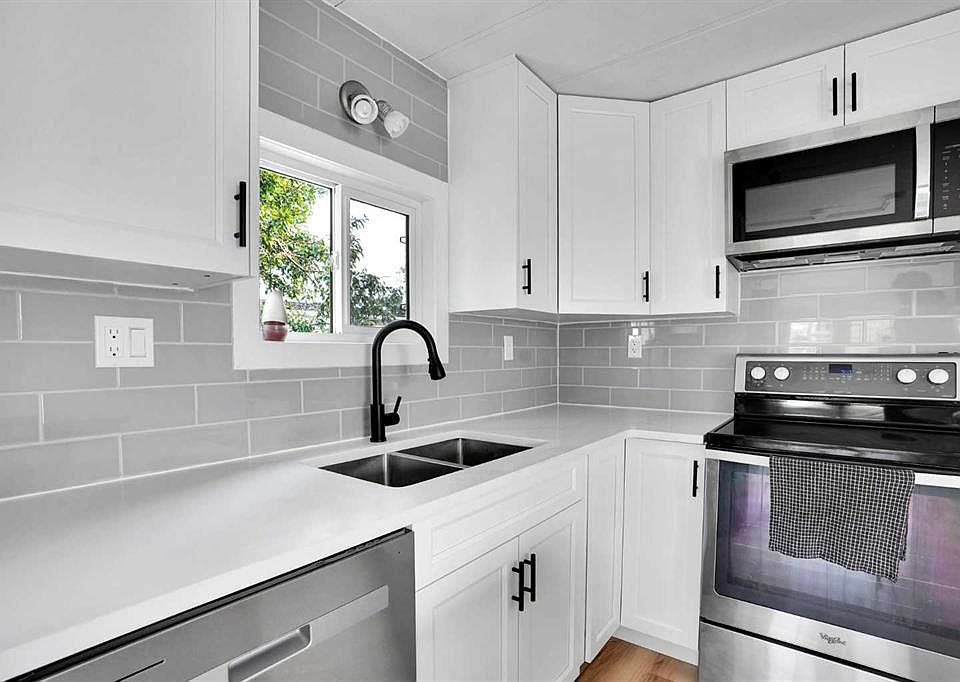 1st image of 64 SW Huntwell Way NE