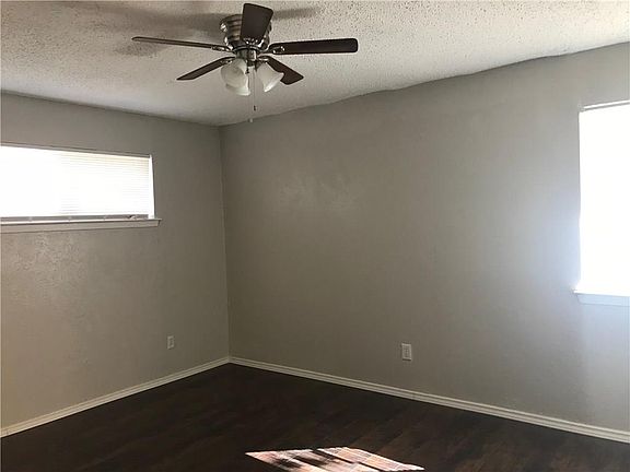 5th image of 301 Dogwood Ln
