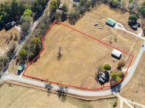 1076 N Barrington Rd, Springdale, AR 72762