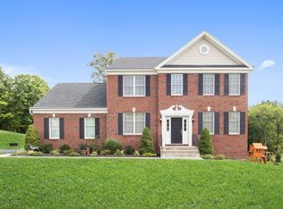 139 Ridgeline Dr, Poughkeepsie, NY 12603