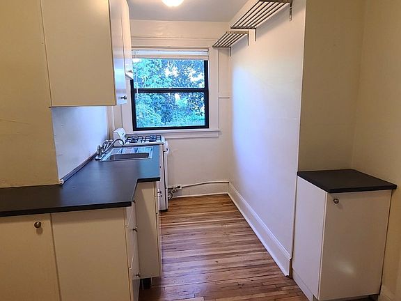 2nd image of 1091 Goodrich Ave APT 5