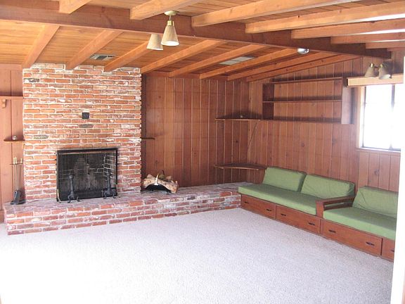 BIG BONUS RM W/FIREPLACE