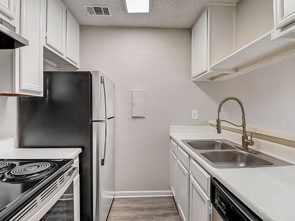 3rd image of 2015 N Garrett Ave #21297710c