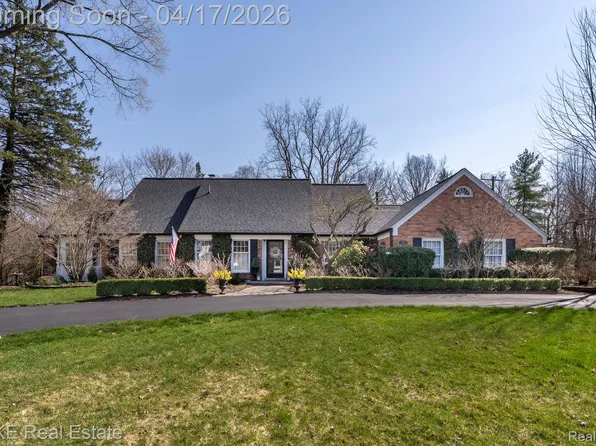 46287 Pickford St, Northville, MI 48168