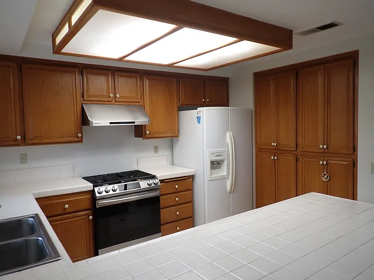 18209 Osborne Ct — Photo 8