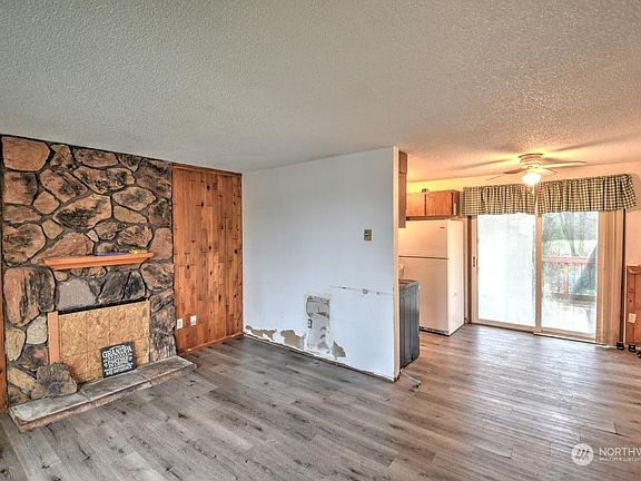4th image of 3583 E R St