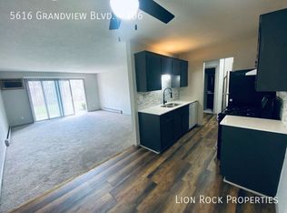 5616 Grandview Blvd APT 106, Mound, MN 55364