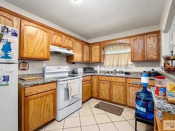 5th image of 85 Galonsky St