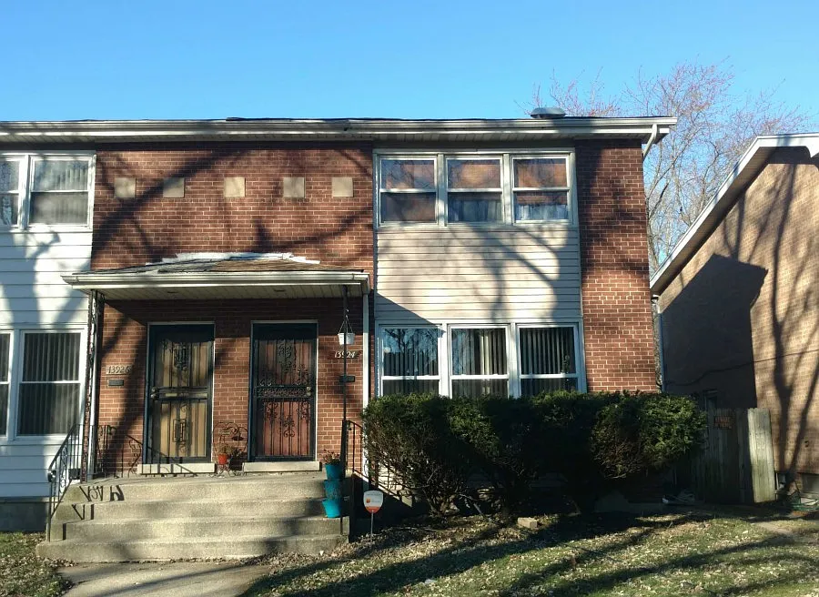 13924 S Clark St photo 1