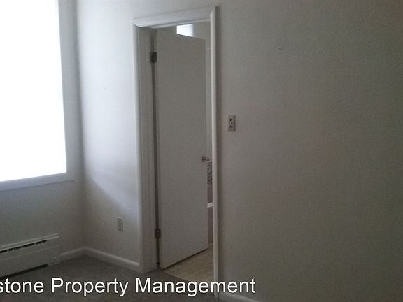 4th image of 106 N 6th St APT 1E