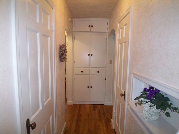 5th image of 1206 Blaine St