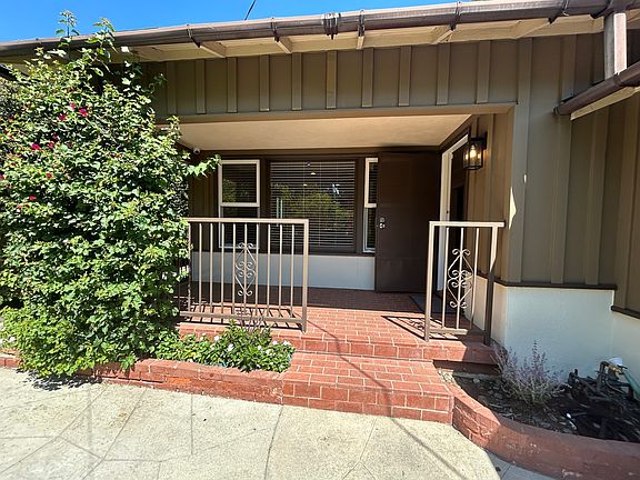 3rd image of 4704 New York Ave