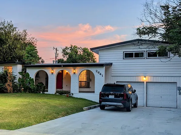 2641 Linn St, Corpus Christi, TX 78410