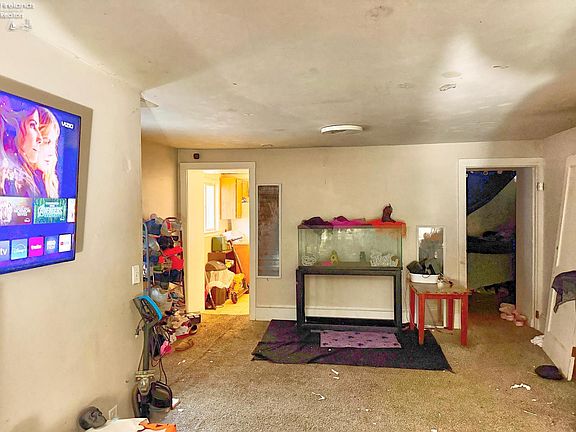 2nd image of 222 Shelby St