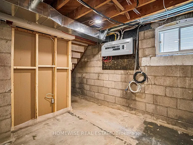 2182 Courtland Dr — Photo 42