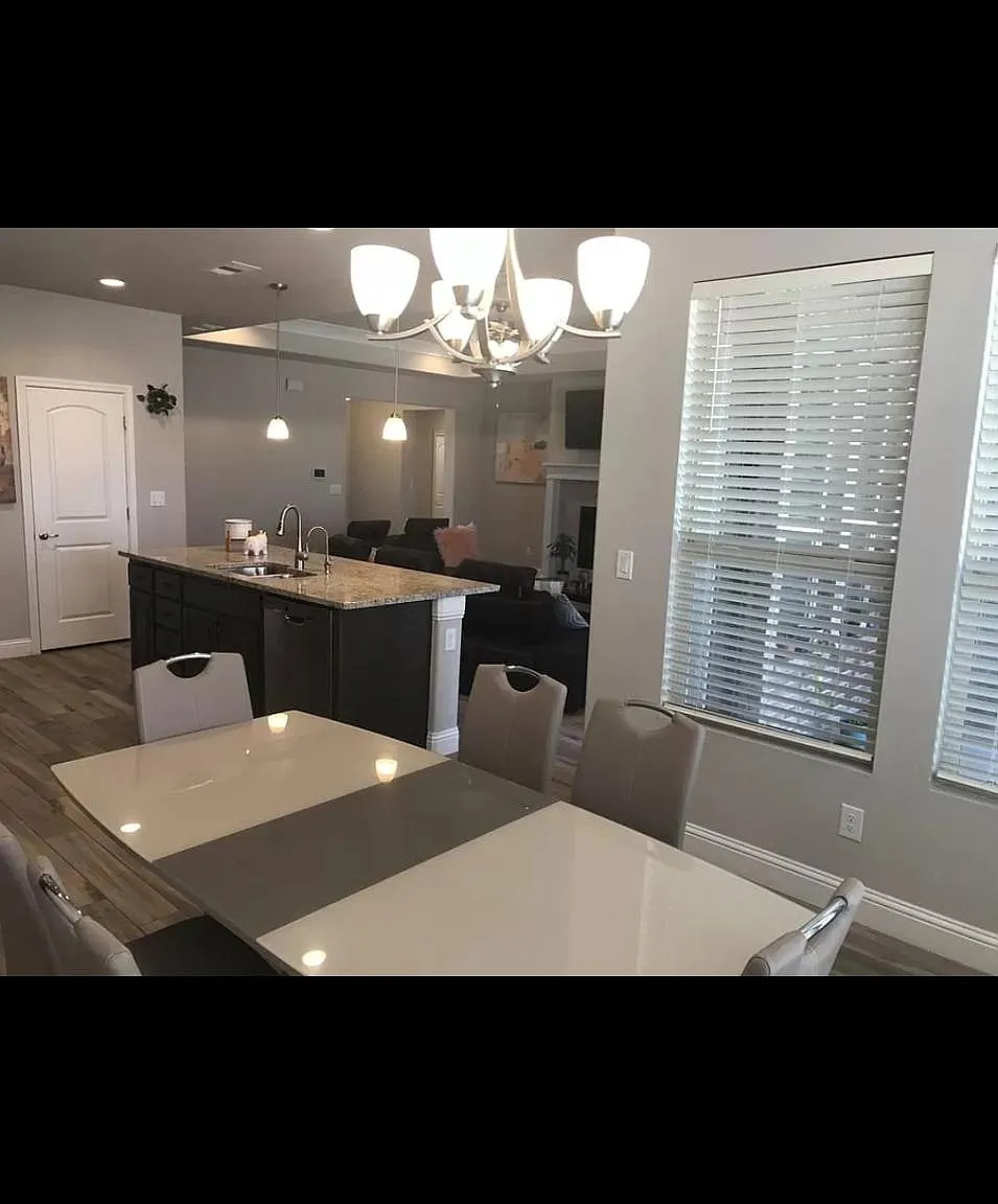 3 bed, 1940 sqft, $3,200 — Photo 3