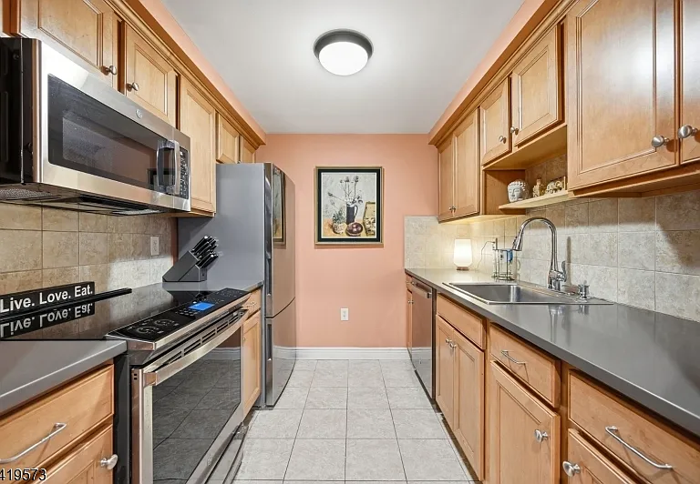 7 Prospect St #410 — Photo 14