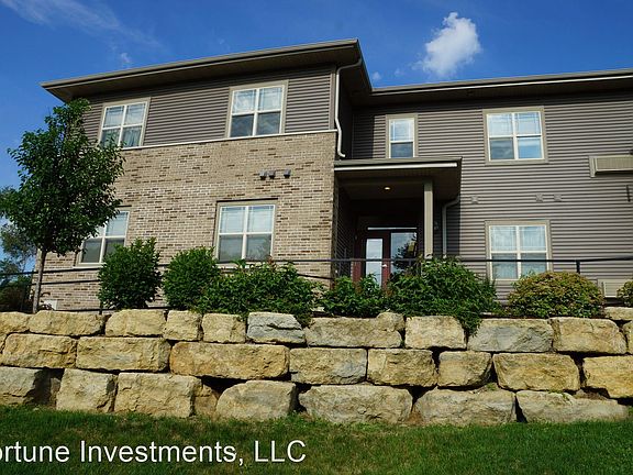 4th image of 400 S Van Buren St #203