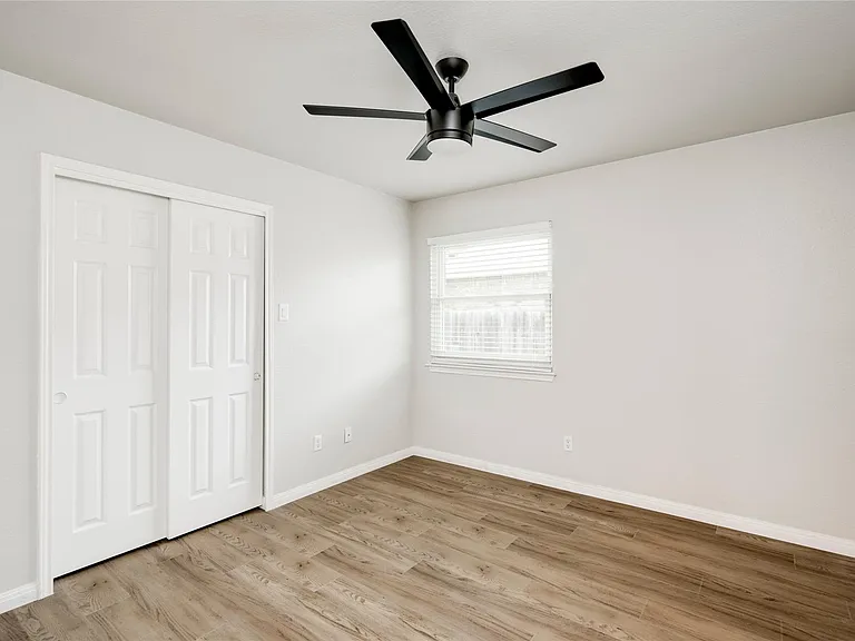 2401 Marshall Trl — Photo 22