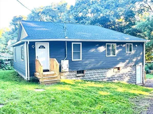 8 Robertson Dr, Shrewsbury, MA 01545