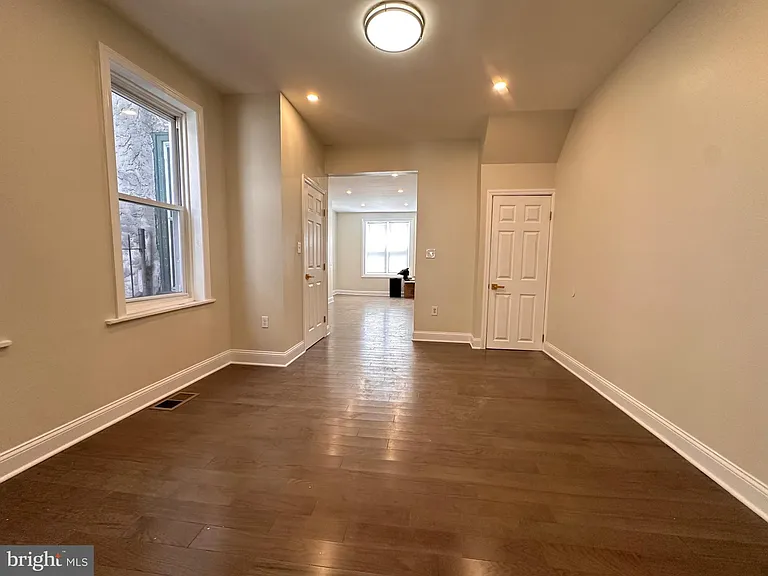 1822 S 22nd St — Photo 17