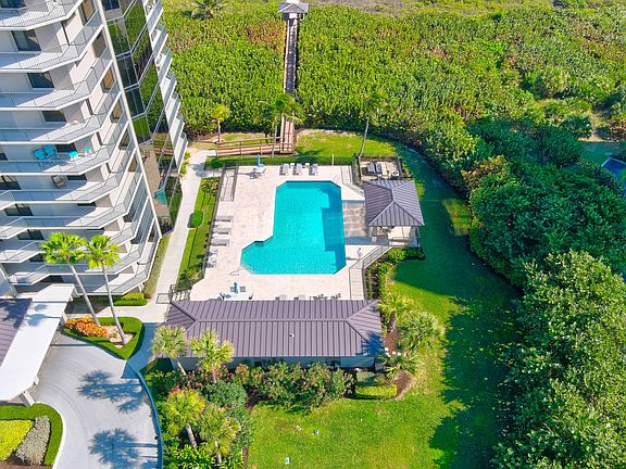 4th image of 4000 North Highway A1a #202