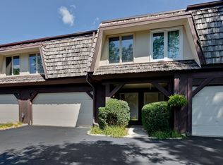 1527 Winnetka Rd, Glenview, IL 60025