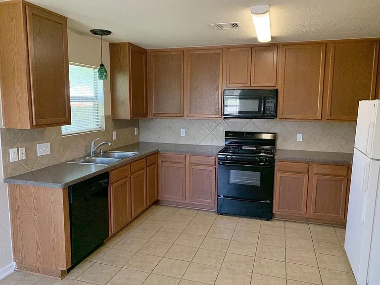 7207 Liberty Mesa Ln — Photo 3
