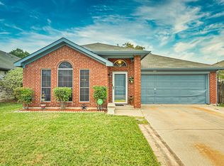 6110 Wall St, Arlington, TX 76018