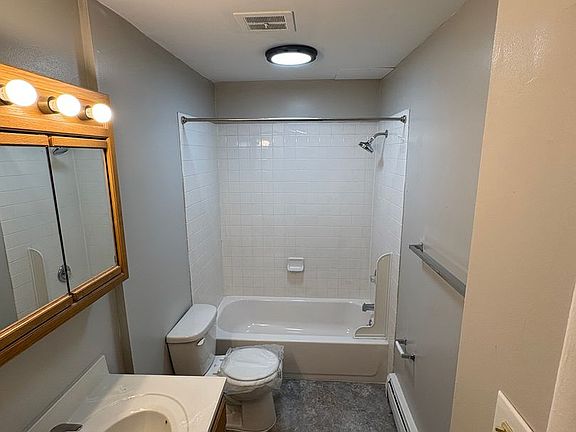 5th image of 1701 S Albert St #1703-04