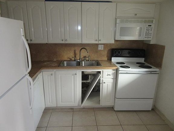 3rd image of 20520 NW 15th Ave APT 222
