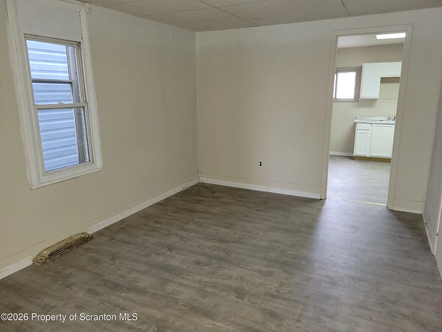 1142 Academy St — Photo 2
