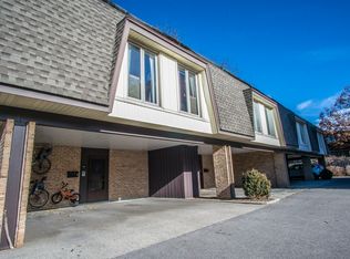 1825 Tanglewood Dr UNIT C, Glenview, IL 60025