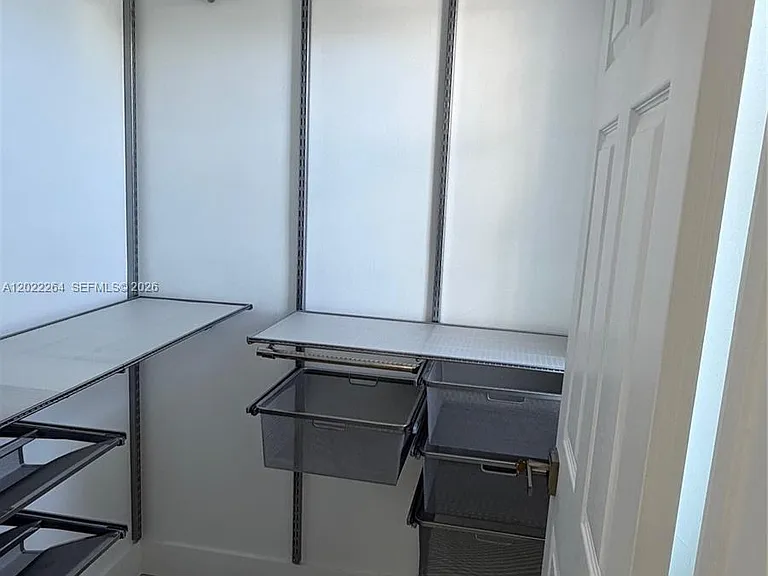 115 Mendoza Ave #201 — Photo 11