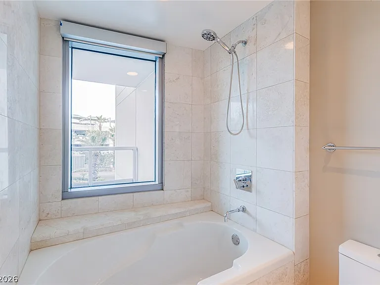 222 Karen Ave #201 — Photo 26