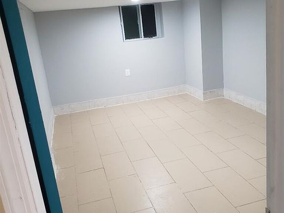 4th image of 126 Mallory Ave