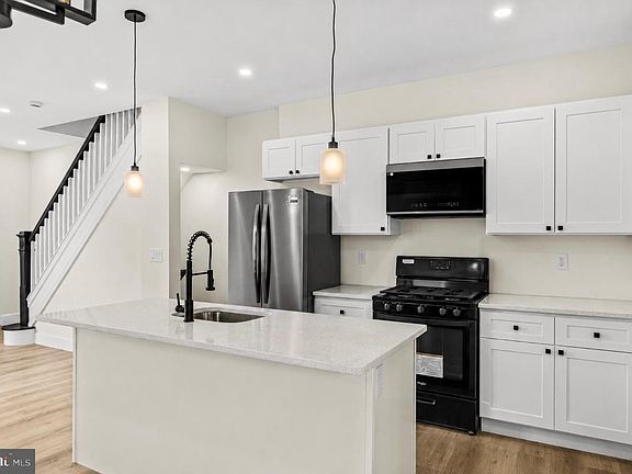 3rd image of 748 McKewin Ave