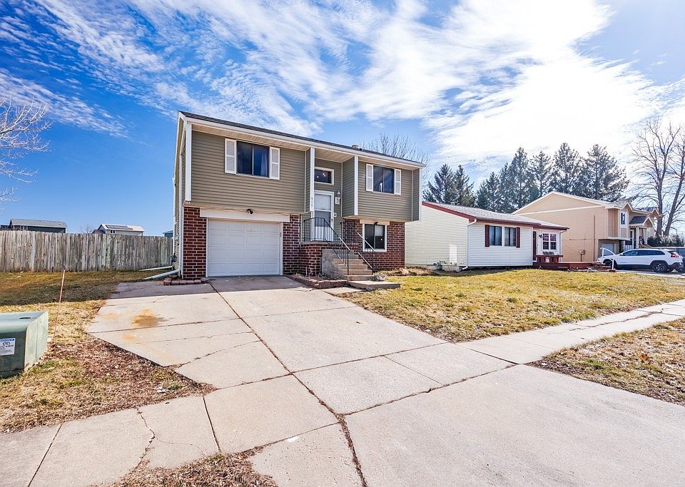 909 9th Ave NW, Altoona, IA 50009 | Zillow