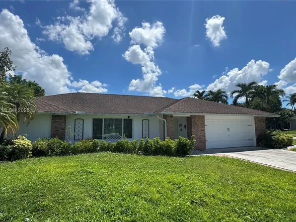 990 Hickory Trl, Wellington, FL 33414