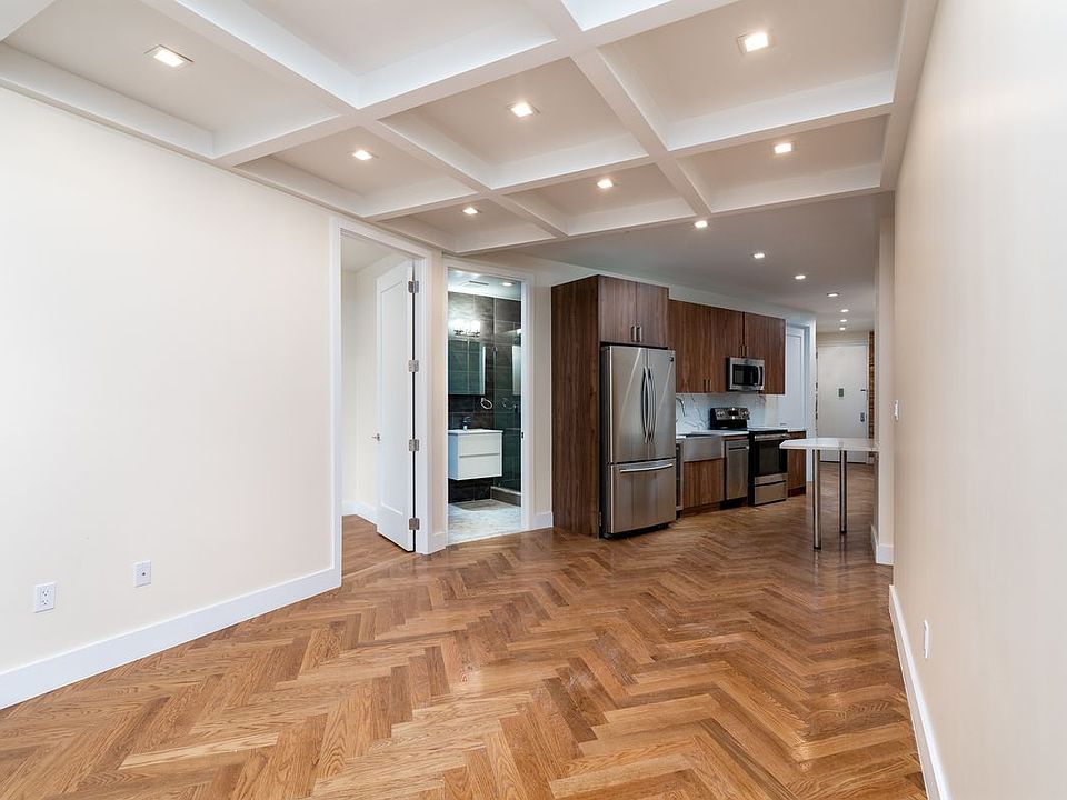 1st image of 941 Washington Ave #411