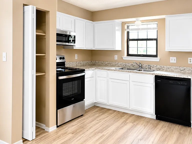 2953 Heather Dr — Photo 1