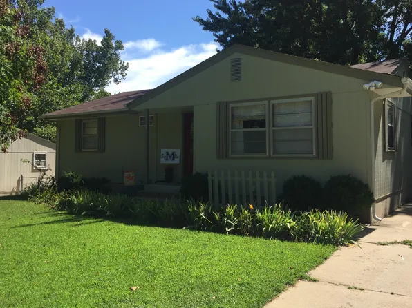 3017 Dickens Ave, Manhattan, KS 66503