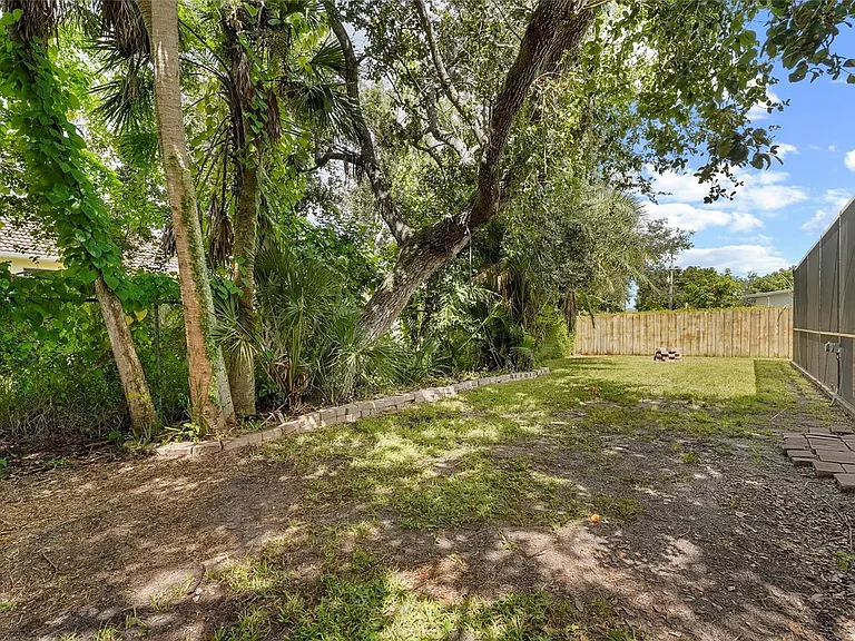7710 33rd Ln E — Photo 3