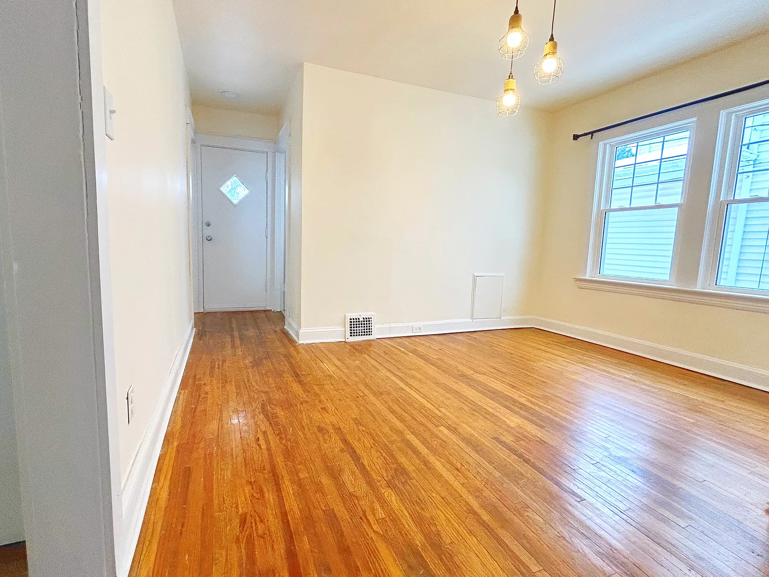2 bed, $1,345 — Photo 2