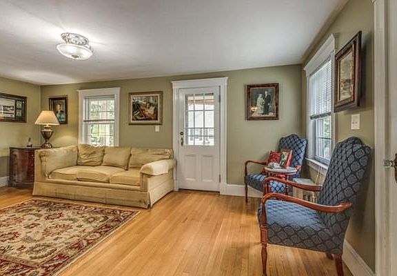 4th image of 5 Hillside Ave