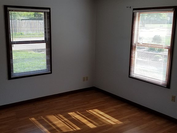 3rd image of 7844 Melissa Ln