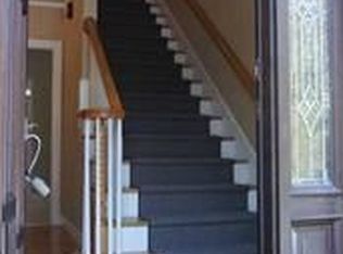 515 Tillinghast Rd, East Greenwich, RI 02818