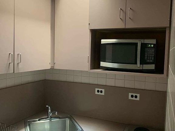2nd image of 530 W 50th St #2RB